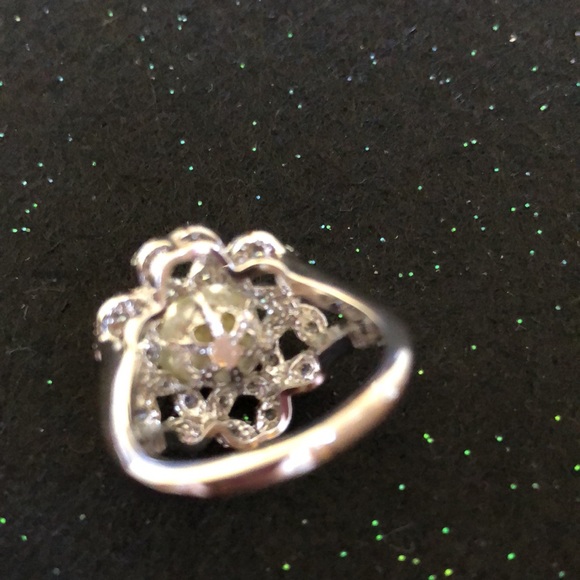 Ring - Picture 4 of 5